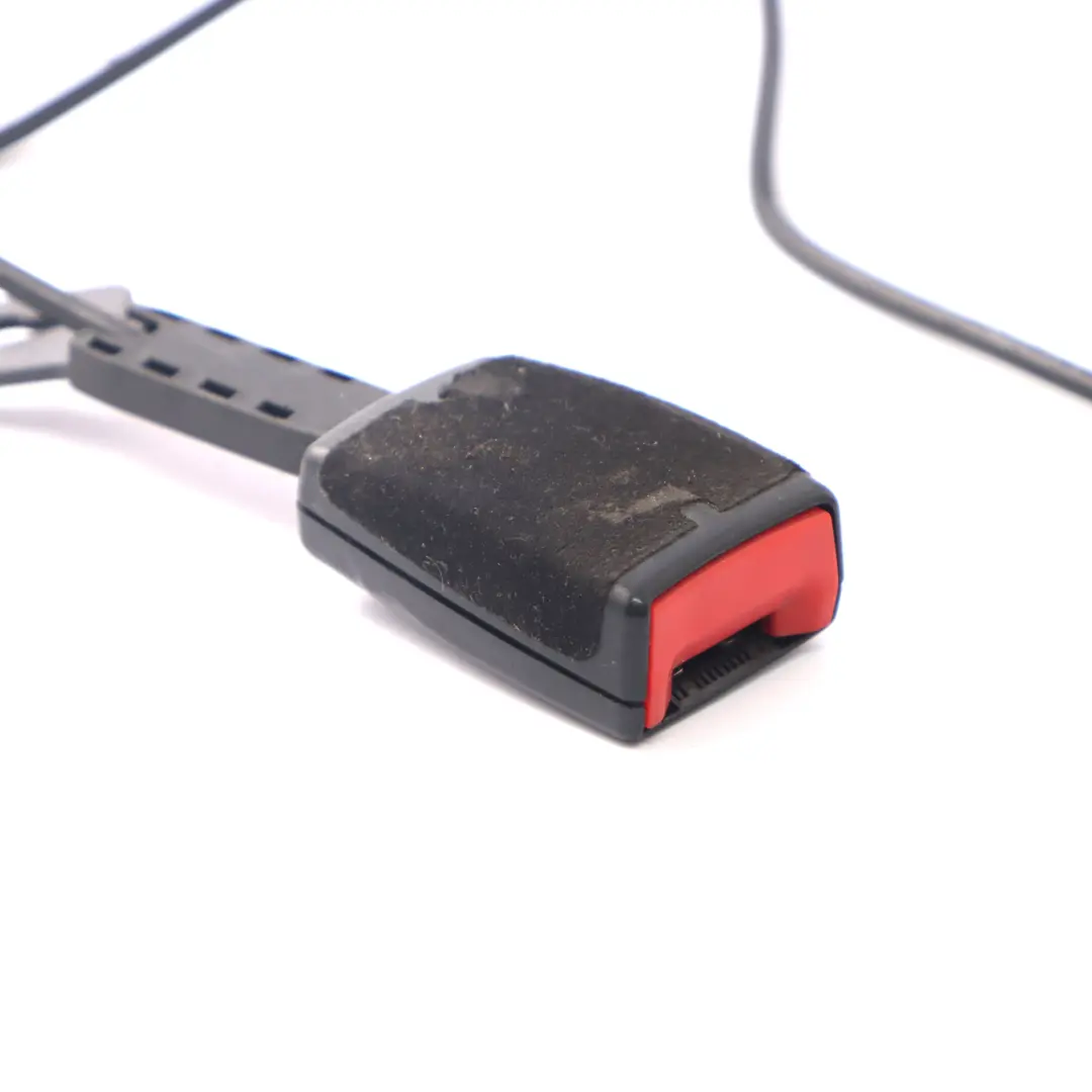 Cintura sicurezza fibbia inferiore anteriore sinistra per VW Touareg 1 con numero di parte 7L6857777FCN VW Touareg 1 Cintura sicurezza fibbia inferiore anteriore sinistra - SKU 7L6857777FCN - Numero di parte 7L6857777FCN