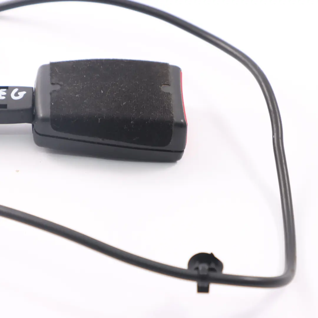 Fibbia cintura sicurezza anteriore destra per VW Volkswagen Touareg 1 con numero di parte 7L6857778B VW Volkswagen Touareg 1 Fibbia cintura sicurezza anteriore destra - SKU 7L6857778B - Numero di parte 7L6857778B