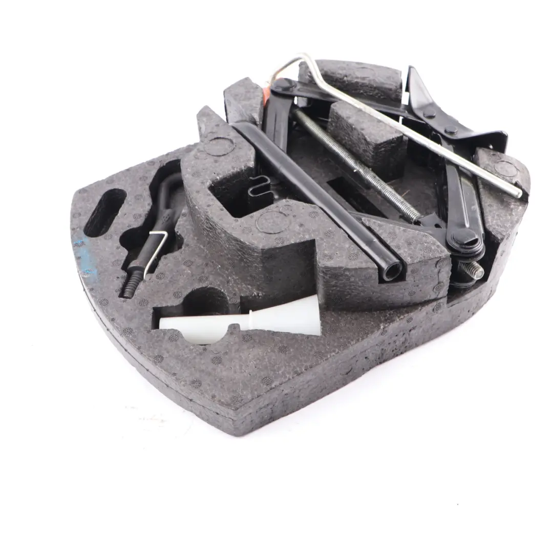  Service Kit Ford Mondeo MK4 Tool Lifting Jack Towing Eye Storage 7S71-17009-BC - SKU 7S7117009BC - Part number 7S7117009BC