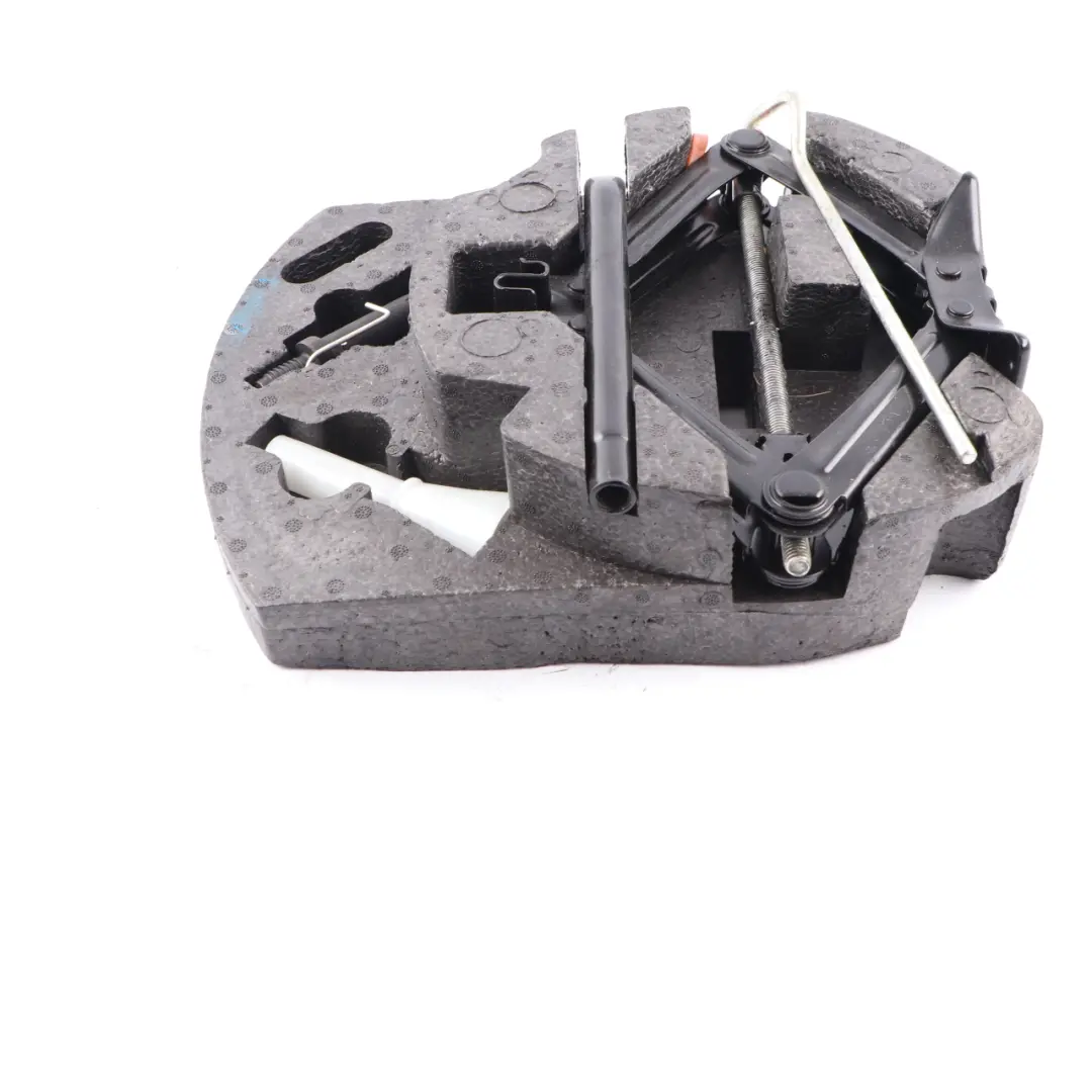  Service Kit Ford Mondeo MK4 Tool Lifting Jack Towing Eye Storage 7S71-17009-BC - SKU 7S7117009BC - Part number 7S7117009BC