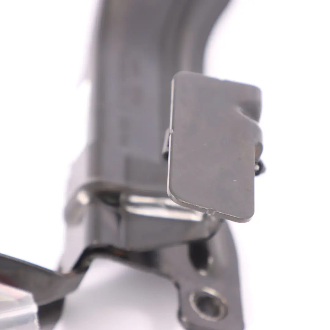 Pipe Hose Holder Bracket to Ford Fiesta MK7 1.6 Tdci Fuel with Part number 7V2Q-9B325-AA Ford Fiesta MK7 1.6 Tdci Fuel Pipe Hose Holder Bracket - SKU 7V2Q-9B325-AA - Part number 7V2Q-9B325-AA