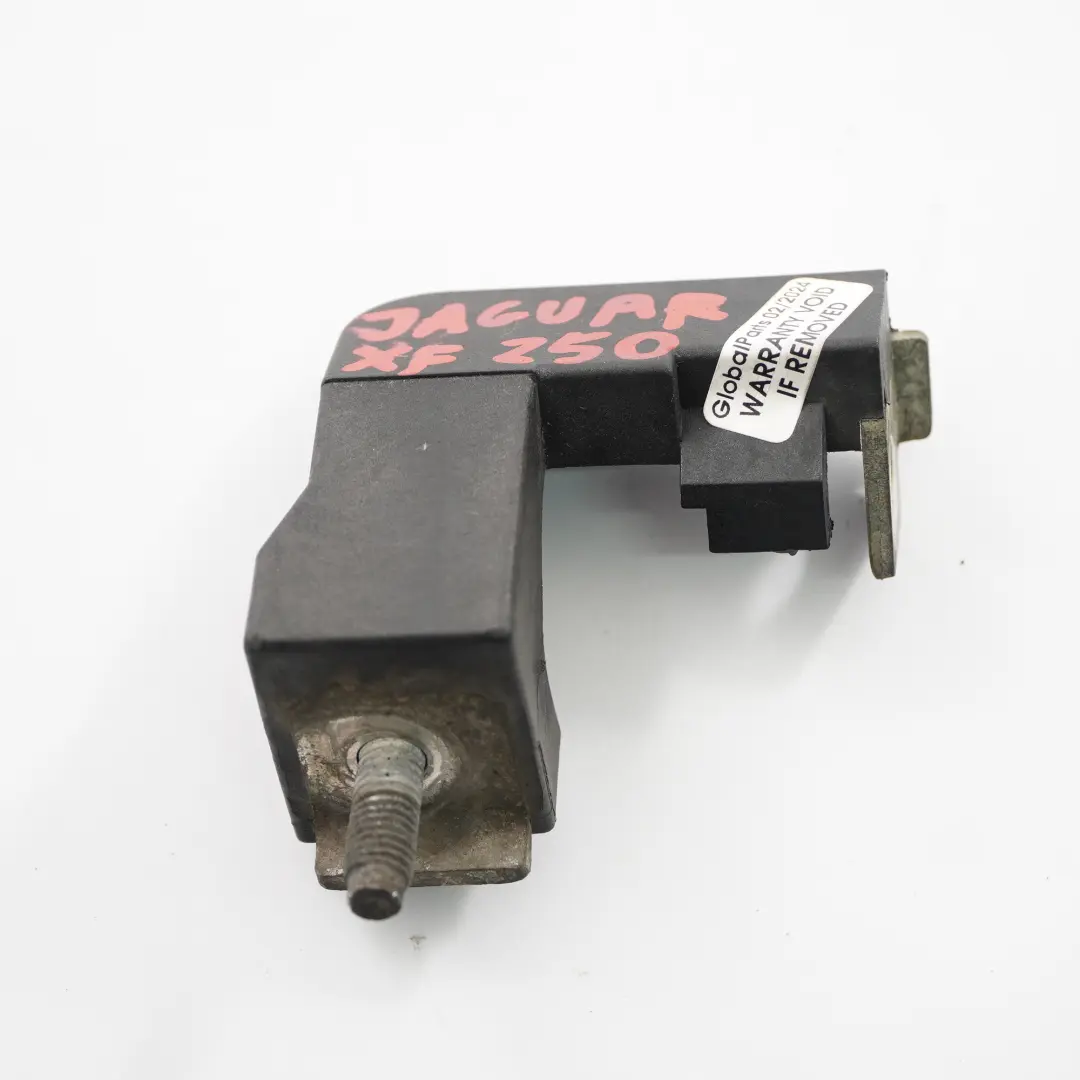 Zacisk Plusowy Akumulatora do Jaguar XF 250 o numerze 7W93-11A134-AA Jaguar XF 250 Zacisk Plusowy Akumulatora - SKU 7W93-11A134-AA - Numer Części 7W93-11A134-AA