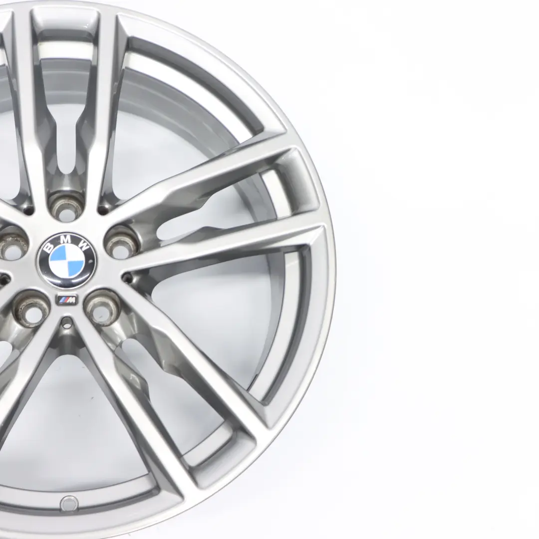 Cerchio in lega argento M a doppie razze 698 19" 7,5J ET:32 per BMW X3 G01 con numero di parte 8010267 BMW X3 G01 Cerchio in lega argento M a doppie razze 698 19" 7,5J ET:32 - SKU 8010267-1 - Numero di parte 8010267