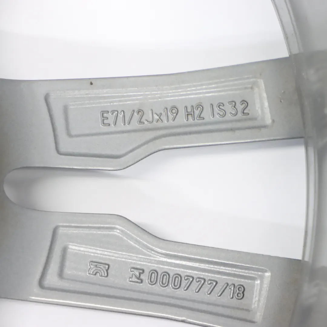 Cerchio in lega argento M a doppie razze 698 19" 7,5J ET:32 per BMW X3 G01 con numero di parte 8010267 BMW X3 G01 Cerchio in lega argento M a doppie razze 698 19" 7,5J ET:32 - SKU 8010267-2 - Numero di parte 8010267