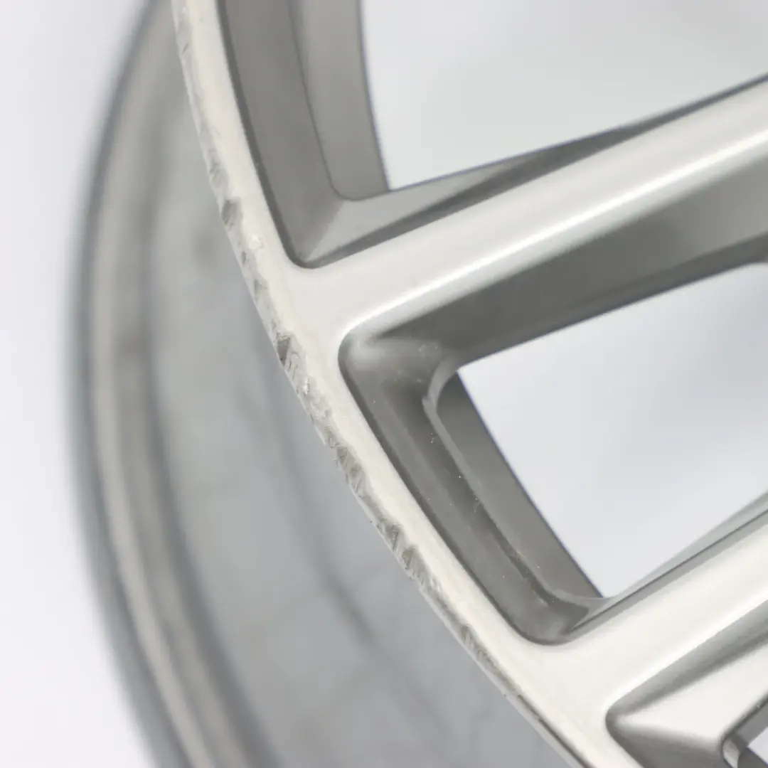 Cerchio in lega argento M a doppie razze 698 19" 7,5J ET:32 per BMW X3 G01 con numero di parte 8010267 BMW X3 G01 Cerchio in lega argento M a doppie razze 698 19" 7,5J ET:32 - SKU 8010267-2 - Numero di parte 8010267