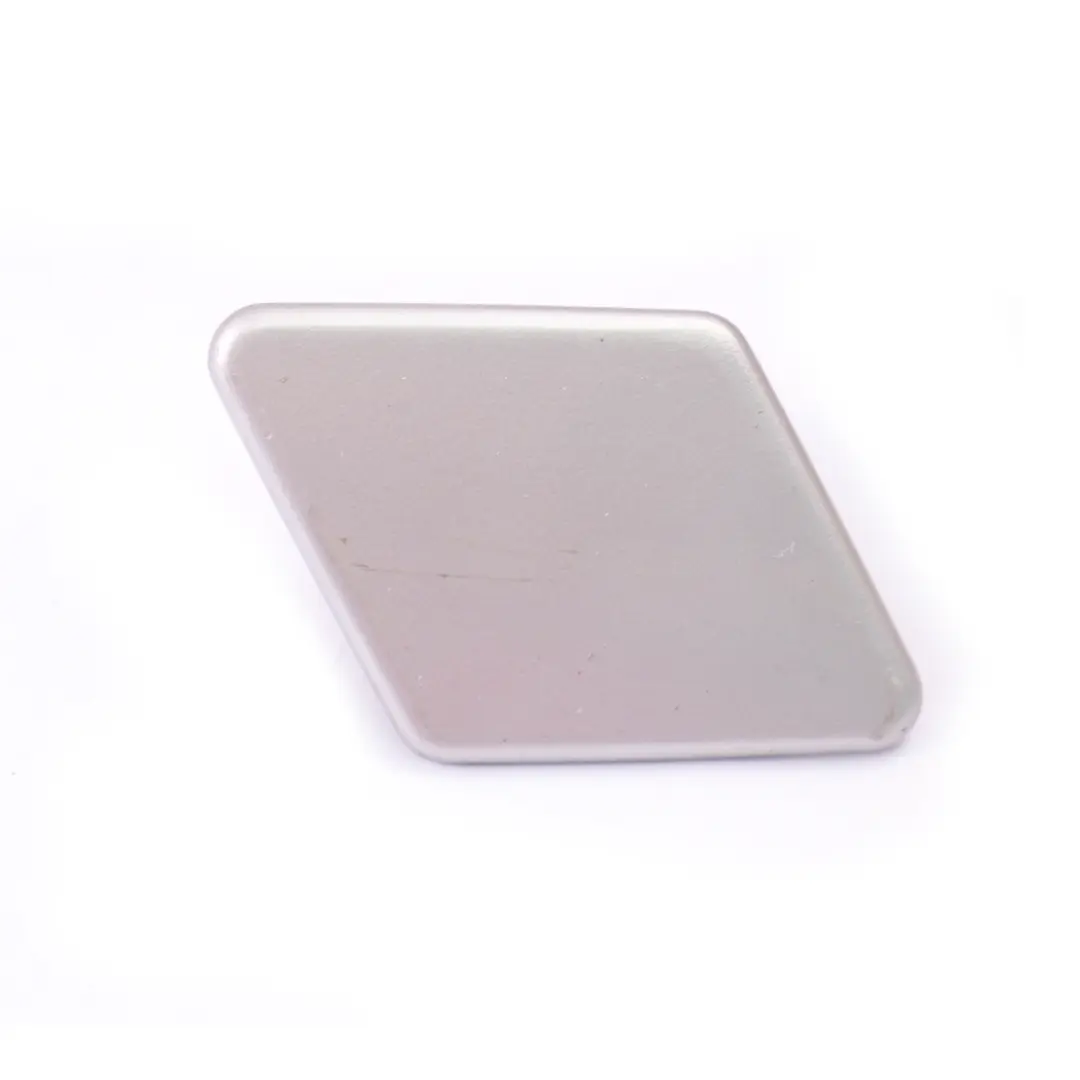 Copertura Ugello Flap destro Titansilber Argento Metallizzato - 354 per BMW E90 con numero di parte 8031308 BMW E90 Copertura Ugello Flap destro Titansilber Argento Metallizzato - 354 - SKU 8031308-TS - Numero di parte 8031308