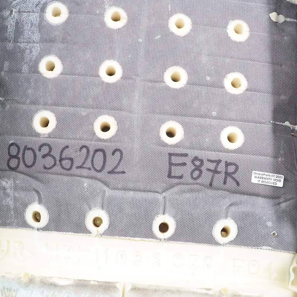 Sedile anteriore destro Panno Sensatec Flashpoint Schienale Interno per BMW E87 con numero di parte 8036202 BMW E87 Sedile anteriore destro Panno Sensatec Flashpoint Schienale Interno - SKU 8036202 - Numero di parte 8036202