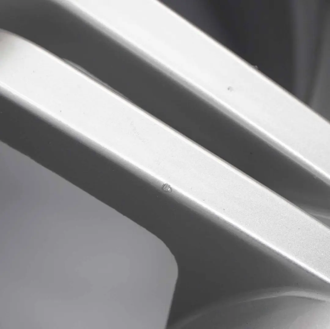 Cerchio Anteriore In Lega 19" 8,5J ET:18 M Doppie Razze 172 per BMW E60 E61 con numero di parte 8036948 BMW E60 E61 Cerchio Anteriore In Lega 19" 8,5J ET:18 M Doppie Razze 172 - SKU 8036948 - Numero di parte 8036948