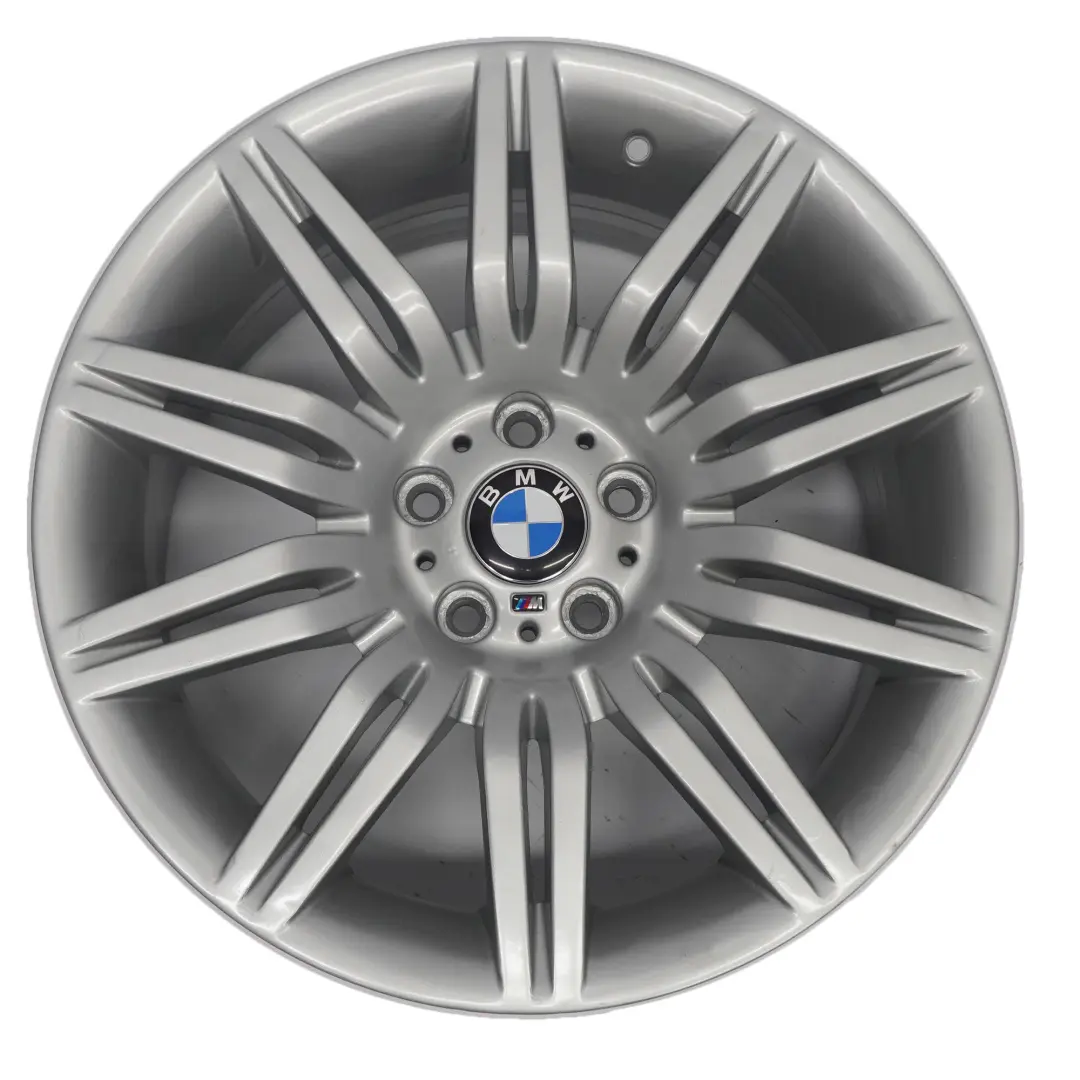 Cerchio posteriore in lega 19" ET:32 9,5J M Doppie razze 172 per BMW Serie 5 E60 E61 con numero di parte 8036949 BMW Serie 5 E60 E61 Cerchio posteriore in lega 19" ET:32 9,5J M Doppie razze 172 - SKU 8036949-4 - Numero di parte 8036949