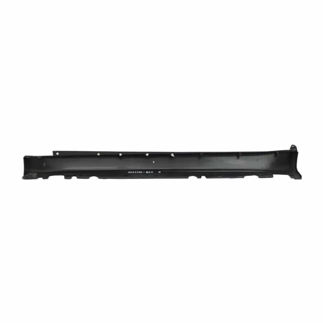 Sill Strip Faldón Lateral Derecho Negro Zafiro - 475 para BMW X5 E70 M Sport con número de pieza 8037290 BMW X5 E70 M Sport Sill Strip Faldón Lateral Derecho Negro Zafiro - 475 - SKU 8037290-BS2 - Número de pieza 8037290