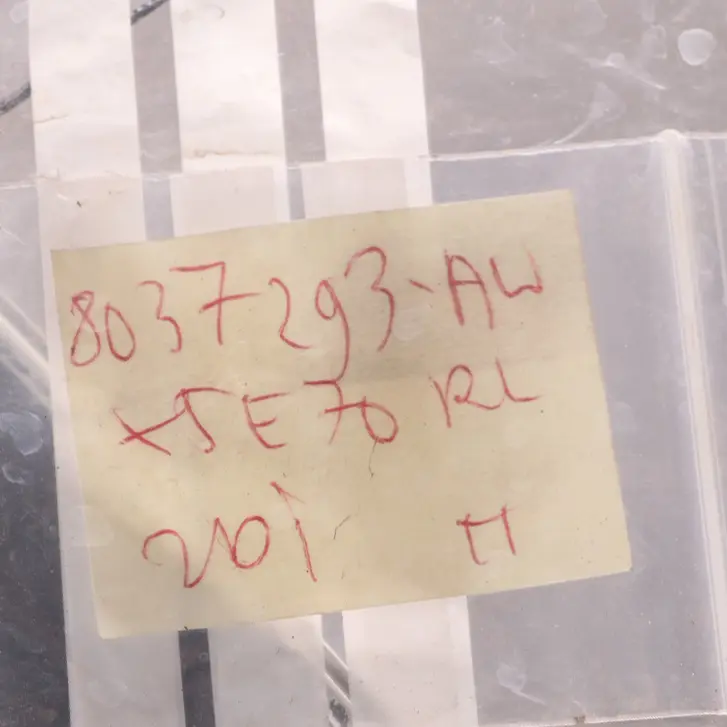 Rivestimento BMW X5 E70 M Sport posteriore sinistro Striscia bianco alpino per con numero di parte 8037293 Rivestimento BMW X5 E70 M Sport posteriore sinistro Striscia bianco alpino - SKU 8037293-AW - Numero di parte 8037293