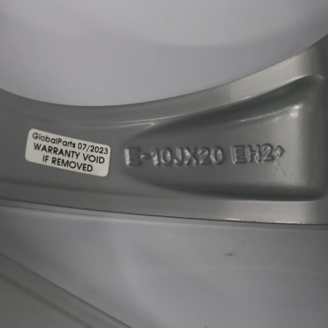 Argento Cerchio anteriore in lega 20" M V-spoke 227 10J ET:40 per BMW X5 E70 con numero di parte 8037349 BMW X5 E70 Argento Cerchio anteriore in lega 20" M V-spoke 227 10J ET:40 - SKU 8037349 - Numero di parte 8037349