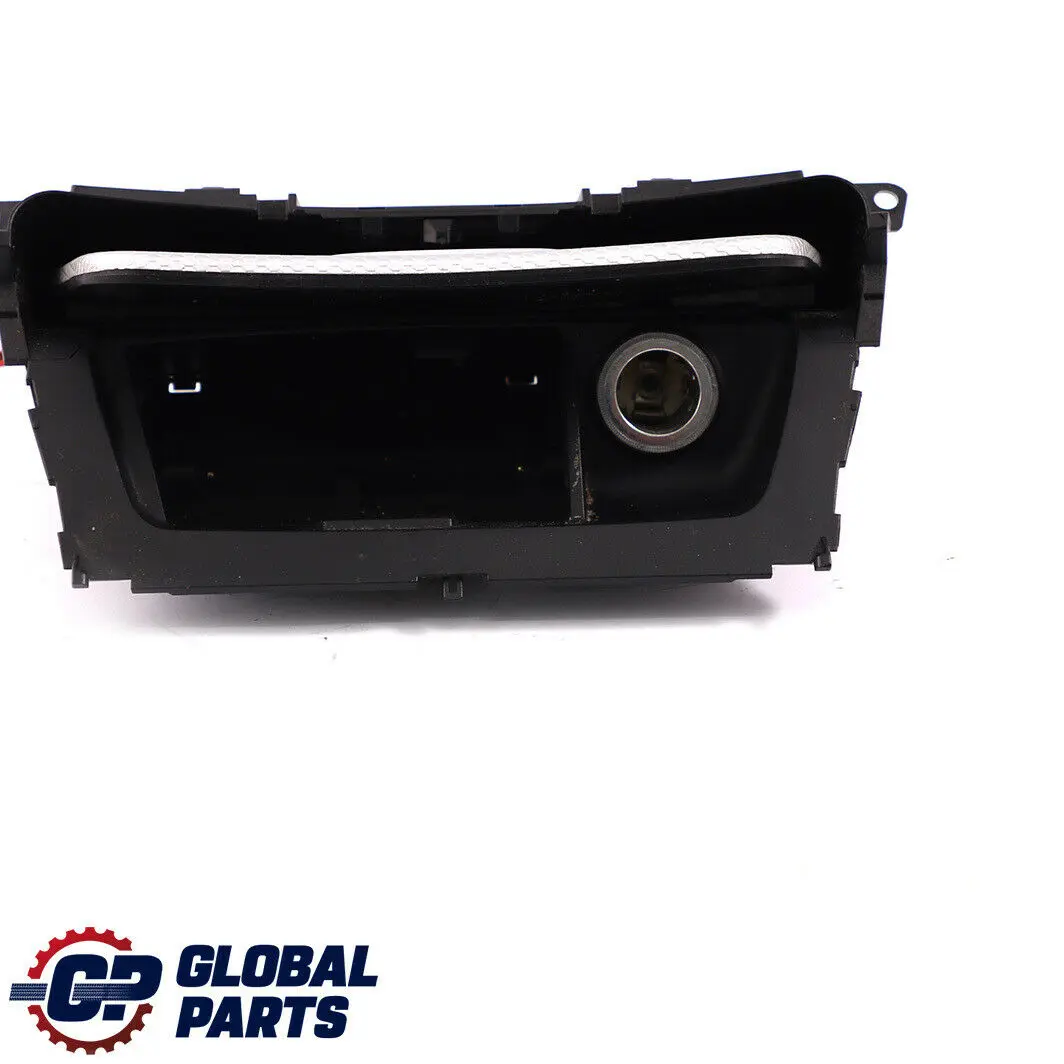 Posacenere IN AlluMini o Alu Ghiaccio Argento per BMW E81 E82 E87 LCI con numero di parte 8037469 BMW E81 E82 E87 LCI Posacenere IN AlluMini o Alu Ghiaccio Argento - SKU 8037469-1 - Numero di parte 8037469