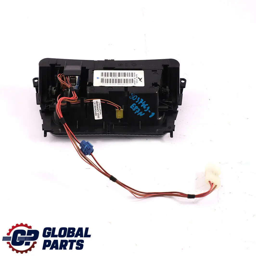 Embellecedor cenicero aluminio frontal Glacier Silber para BMW E81 E82 E87 LCI con número de pieza 8037469 BMW E81 E82 E87 LCI Embellecedor cenicero aluminio frontal Glacier Silber - SKU 8037469-1 - Número de pieza 8037469