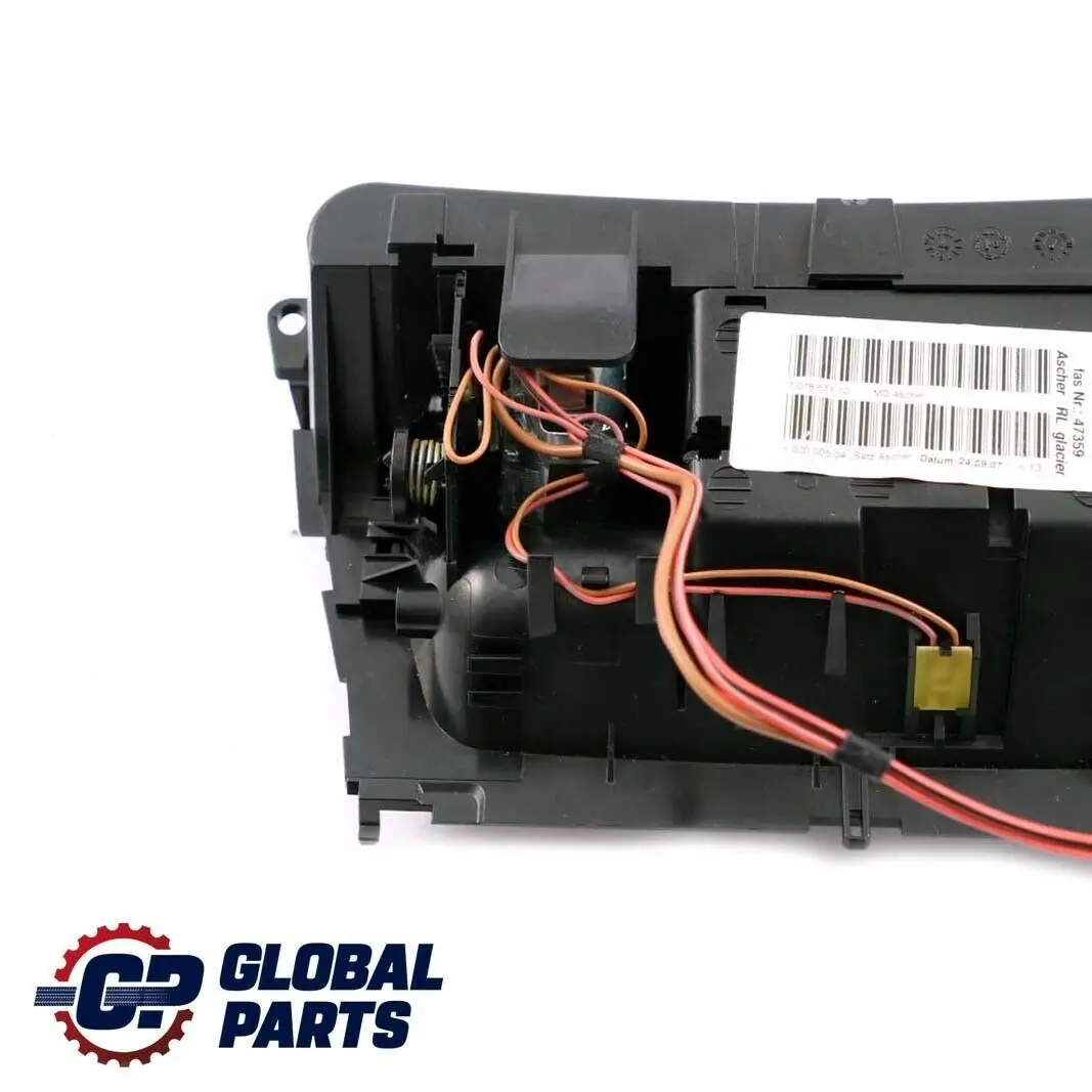 Copertura In Alluminio Del Posacenere Anteriore Glacier Silber per BMW E81 E87 LCI con numero di parte 8037469 BMW E81 E87 LCI Copertura In Alluminio Del Posacenere Anteriore Glacier Silber - SKU 8037469-2 - Numero di parte 8037469