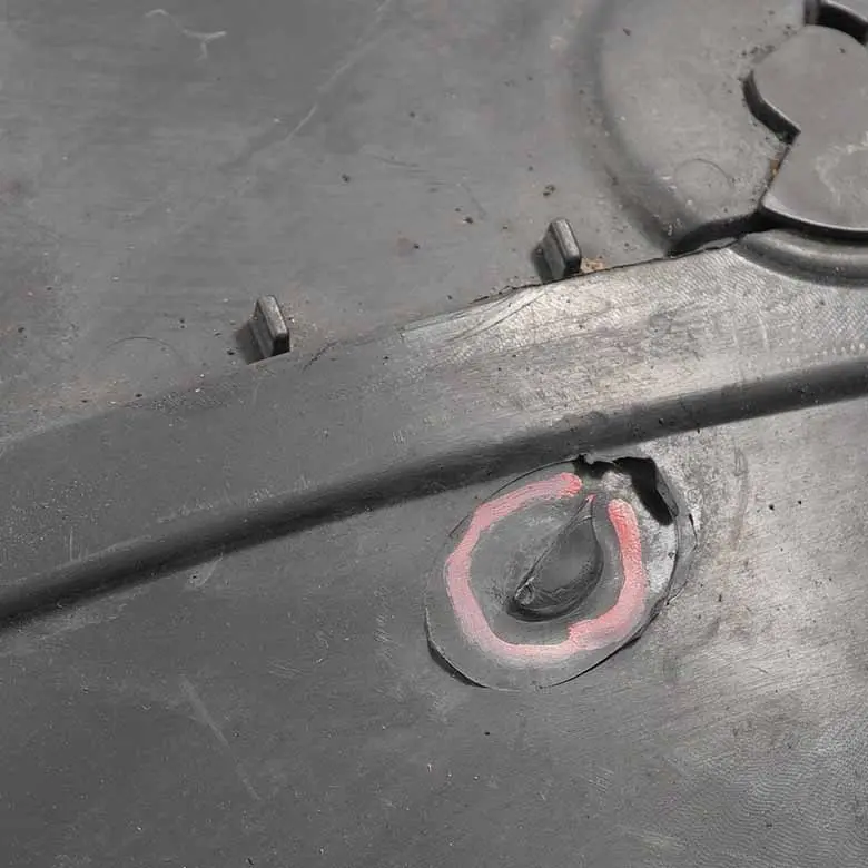 Radlaufgehäuse M Sport Vorne Rechts Bodenabdeckung für BMW E90 E91 mit Teilenummer 8040102 BMW E90 E91 Radlaufgehäuse M Sport Vorne Rechts Bodenabdeckung - SKU 8040102-2 - Teilenummer 8040102