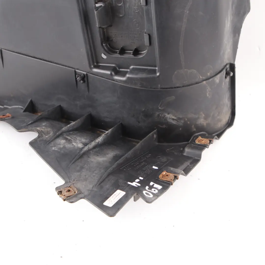 Bottom Front Right O/S Wheel Arch Housing Cover to BMW 3 Series E90 E91 4 M Sport with Part number 8040102 BMW 3 Series E90 E91 4 M Sport Bottom Front Right O/S Wheel Arch Housing Cover - SKU 8040102-4 - Part number 8040102