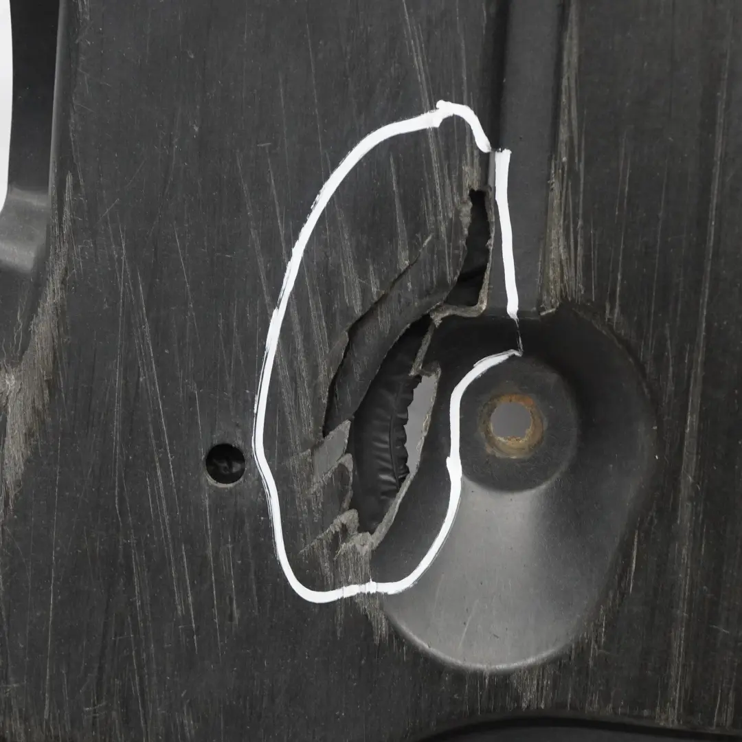 Osłona Wygłuszenie Pod Silnik M-Pakiet do BMW E90 E91 o numerze 8040113 BMW E90 E91 Osłona Wygłuszenie Pod Silnik M-Pakiet - SKU 8040113 - Numer Części 8040113