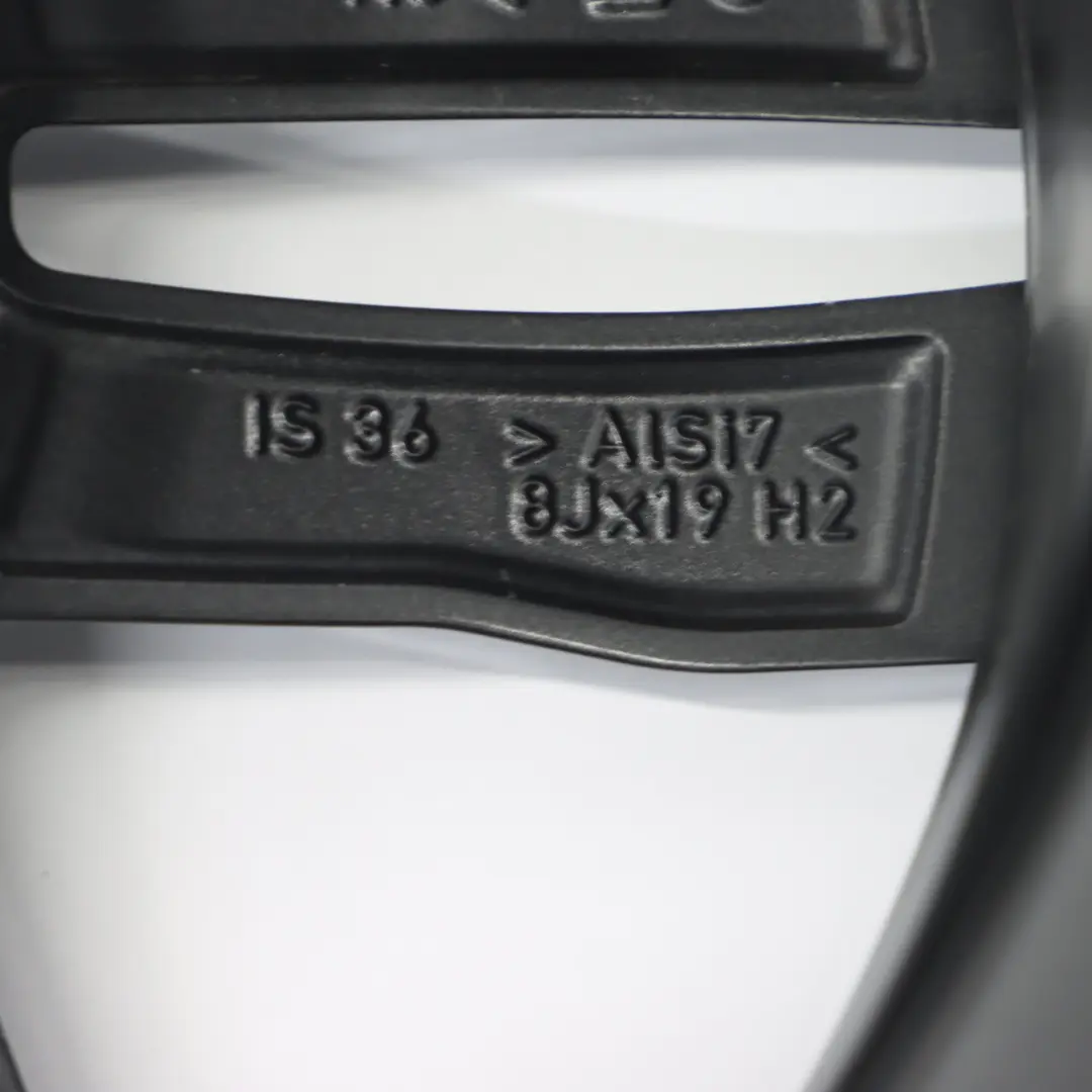 Cerchio anteriore lega 19" 8J ET:36 M Doppie razze 704 per BMW F30 F31 F32 con numero di parte 8043650 BMW F30 F31 F32 Cerchio anteriore lega 19" 8J ET:36 M Doppie razze 704 - SKU 8043650-1 - Numero di parte 8043650