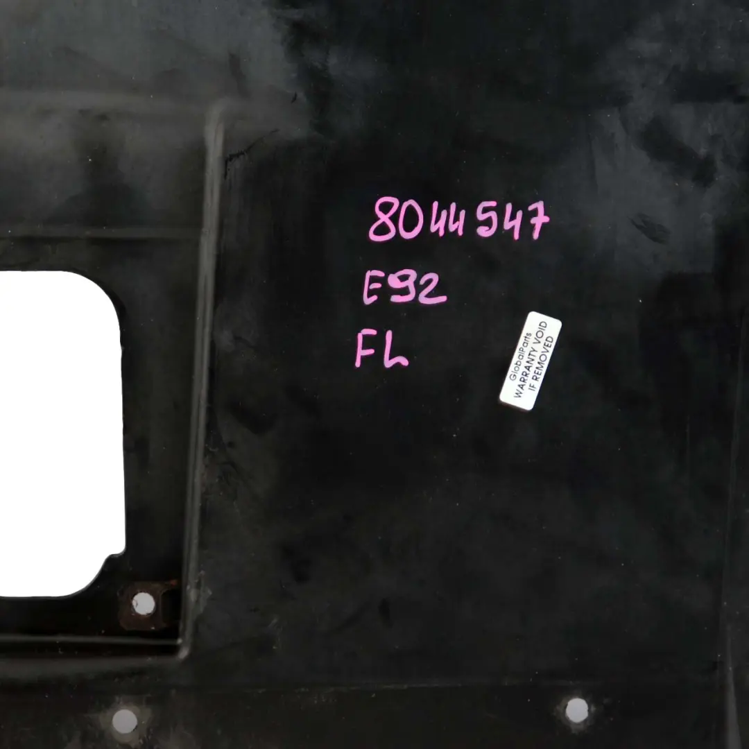 Carcasa Rueda Delantera Protector Inferior Izquierdo para BMW E92 E93 M Sport con número de pieza 8044547 BMW E92 E93 M Sport Carcasa Rueda Delantera Protector Inferior Izquierdo - SKU 8044547 - Número de pieza 8044547