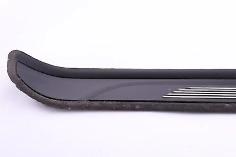 Strip Trim Cover Piece Front Right O/S to BMW 1 Series E81 E82 M Sport with Part number 8045292 BMW 1 Series E81 E82 M Sport Strip Trim Cover Piece Front Right O/S - SKU 8045292 - Part number 8045292