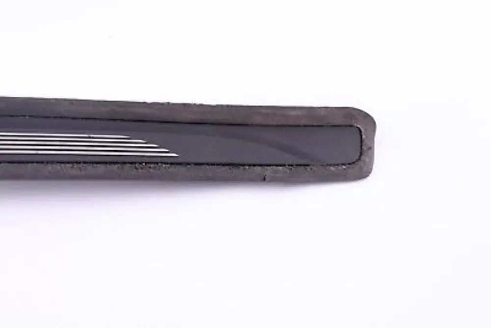 BMW 1 er E81 E82M Blende Einstieg vorne rechts - SKU 8045292 - Teilenummer 8045292