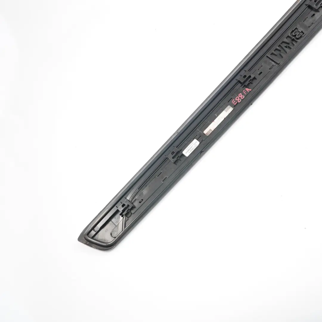 Enjoliveur De Passage De Roue Avant Droit pour BMW E82 M Sport à propos du numéro de pièce 8045298 BMW E82 M Sport Enjoliveur De Passage De Roue Avant Droit - SKU 8045298 - Numéro de pièce 8045298