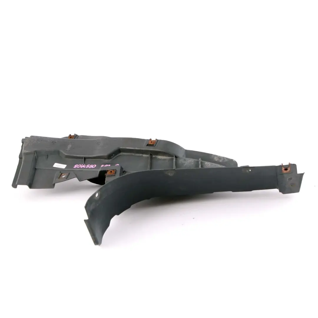 Rivestimento inferiore arco ruota anteriore destro per BMW E92 E93 con numero di parte 8045400 BMW E92 E93 Rivestimento inferiore arco ruota anteriore destro - SKU 8045400 - Numero di parte 8045400