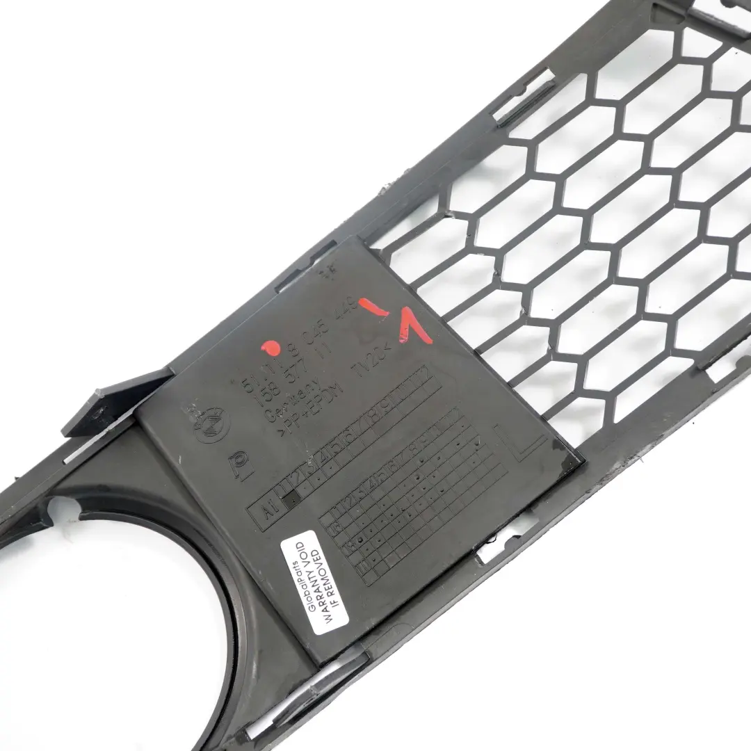 Ventilacion Parachoques Delantero Lateral Exterior Izquierdo para BMW E88 M Sport con número de pieza 8045449 BMW E88 M Sport Ventilacion Parachoques Delantero Lateral Exterior Izquierdo - SKU 8045449-1 - Número de pieza 8045449