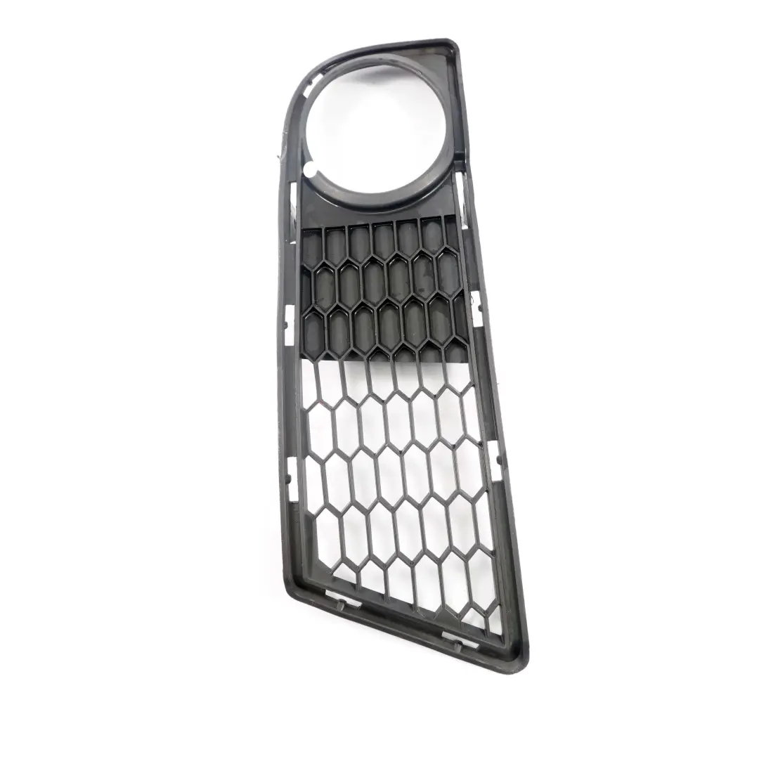 Ventilacion Parachoques Delantero Lateral Exterior Izquierdo para BMW E88 M Sport con número de pieza 8045449 BMW E88 M Sport Ventilacion Parachoques Delantero Lateral Exterior Izquierdo - SKU 8045449-1 - Número de pieza 8045449