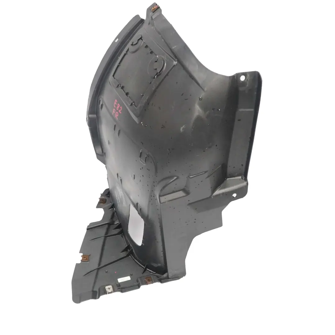 Copertura passaruota inferiore anteriore destro per BMW E82 E88 M Sport con numero di parte 8045962 BMW E82 E88 M Sport Copertura passaruota inferiore anteriore destro - SKU 8045962 - Numero di parte 8045962