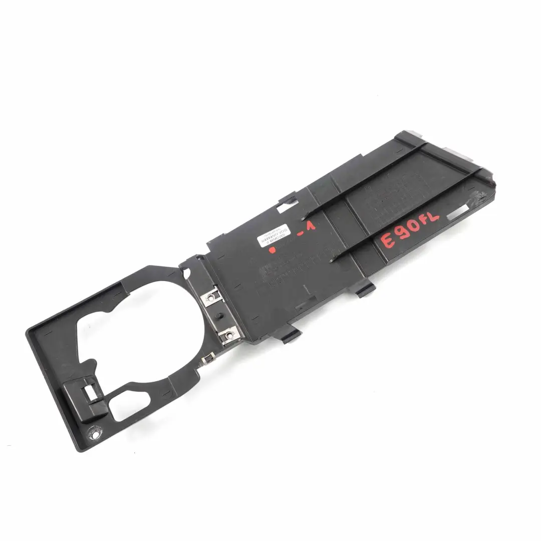 Soporte Faro Antiniebla Delantero Izquierdo para BMW E90 E91 1 M Sport con número de pieza 8045967 BMW E90 E91 1 M Sport Soporte Faro Antiniebla Delantero Izquierdo - SKU 8045967-1 - Número de pieza 8045967