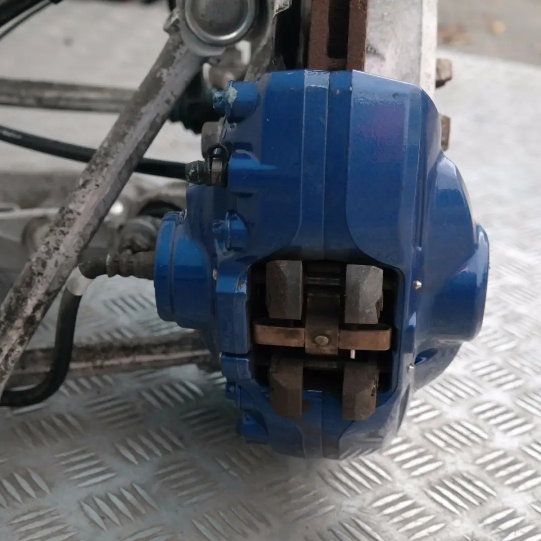 Radträger hinten links Bremse Achse Bremsscheiben Nabe für BMW 3 er F80 LCI M3 mit Teilenummer 8046261 BMW 3 er F80 LCI M3 Radträger hinten links Bremse Achse Bremsscheiben Nabe - SKU 8046261 - Teilenummer 8046261