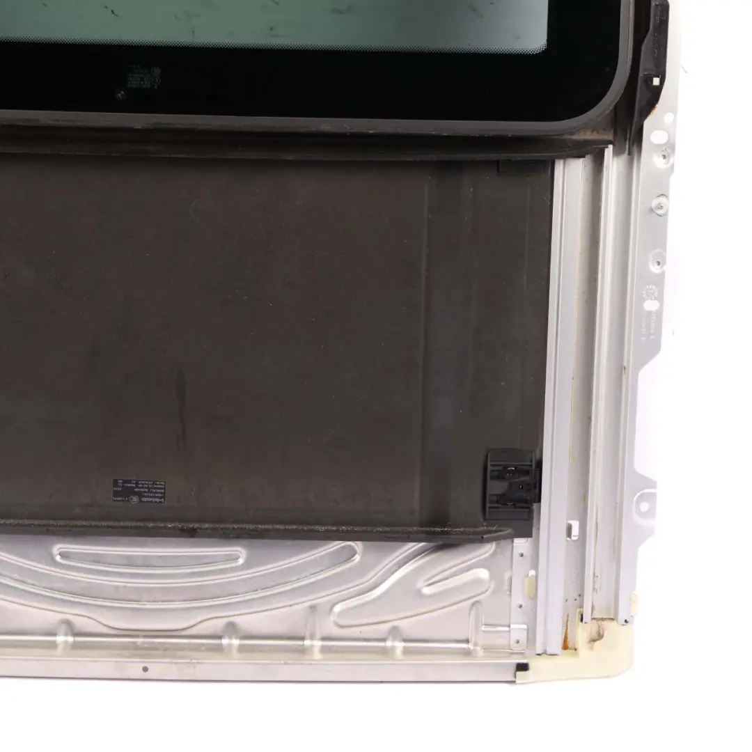 Sunroof Sliding Tilt Roof Sun Roof Frame Glass Assembly to BMW E82 with Part number 8046492 BMW E82 Sunroof Sliding Tilt Roof Sun Roof Frame Glass Assembly - SKU 8046492 - Part number 8046492