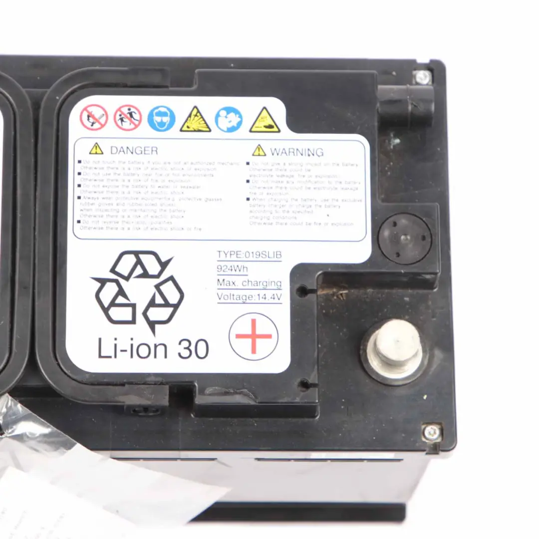 Lithium-ion Car Battery 12V 69Ah 770A to BMW 3 4 Series F80 M3 F82 F83 M4 with Part number 8047220 BMW 3 4 Series F80 M3 F82 F83 M4 Lithium-ion Car Battery 12V 69Ah 770A - SKU 8047221 - Part number 8047220