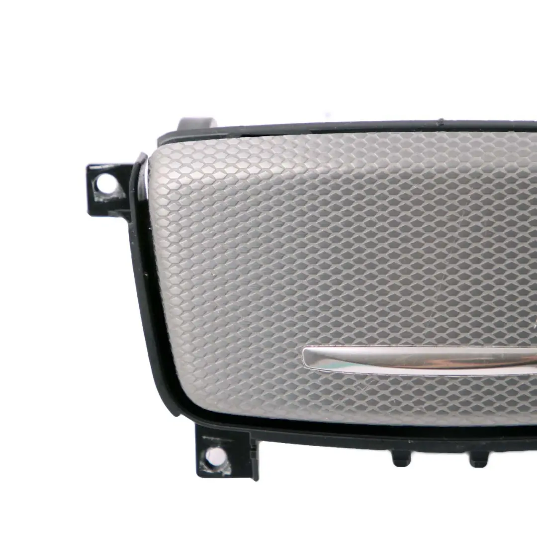 Console Centrale Posacenere Posteriore Argento Glaciale per BMW E92 E93 con numero di parte 8049072 BMW E92 E93 Console Centrale Posacenere Posteriore Argento Glaciale - SKU 8049072 - Numero di parte 8049072