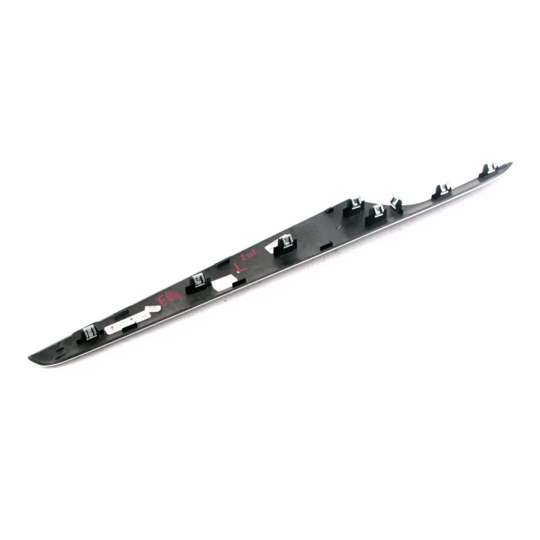 Bande Décorative Cache Panneau Porte Gauche Honed Aluminium pour BMW X1 E84 à propos du numéro de pièce 8049411 BMW X1 E84 Bande Décorative Cache Panneau Porte Gauche Honed Aluminium - SKU 8049411 - Numéro de pièce 8049411