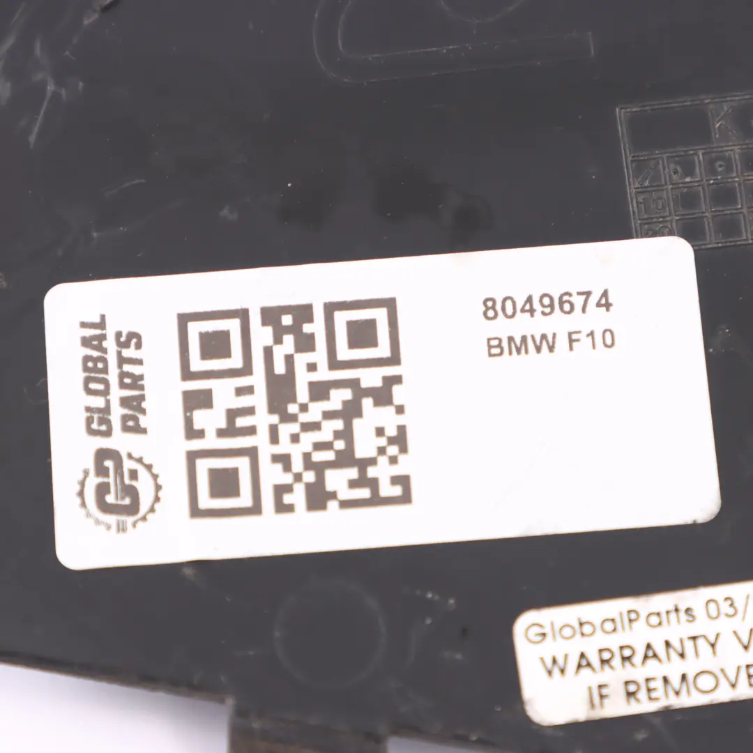 Cubierta Luz Delantera Rejilla Entrada Aire Derecha Lado para BMW F10 F11 con número de pieza 8049674 BMW F10 F11 Cubierta Luz Delantera Rejilla Entrada Aire Derecha Lado - SKU 8049674 - Número de pieza 8049674