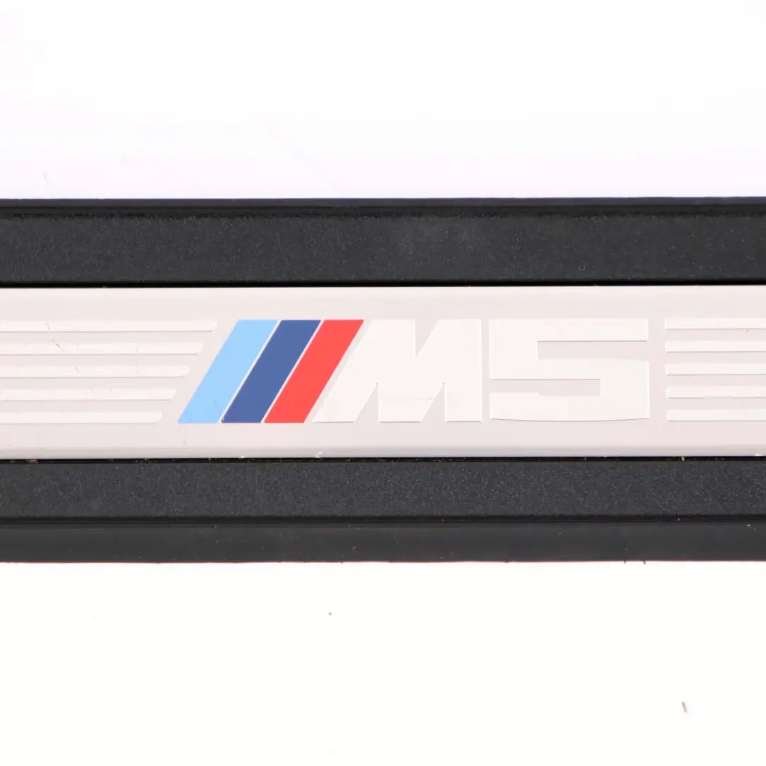 Eingang Schwelle Abdeckung Vorne Rechts Streifen für BMW F10 F11 M5 mit Teilenummer 8050046 BMW F10 F11 M5 Eingang Schwelle Abdeckung Vorne Rechts Streifen - SKU 8050046 - Teilenummer 8050046