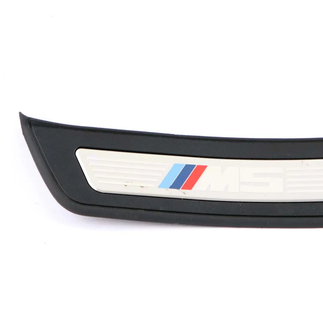 Tapa Puerta De Entrada M Sport Trim Strip Trasera Izquierda para BMW F10 F11 LCI M5 con número de pieza 8050051 BMW F10 F11 LCI M5 Tapa Puerta De Entrada M Sport Trim Strip Trasera Izquierda - SKU 8050051-1 - Número de pieza 8050051