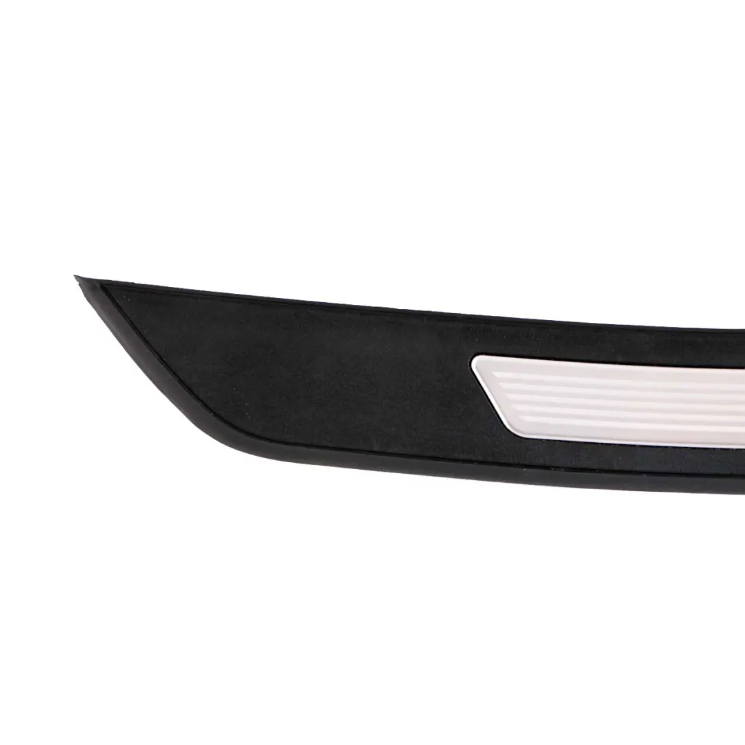 Cache porte d'entrée Garniture seuil arrière droit per BMW F10 F11 LCI M Sport con numero di parte 8050052 BMW F10 F11 LCI M Sport Cache porte d'entrée Garniture seuil arrière droit - SKU 8050052 - Numero di parte 8050052