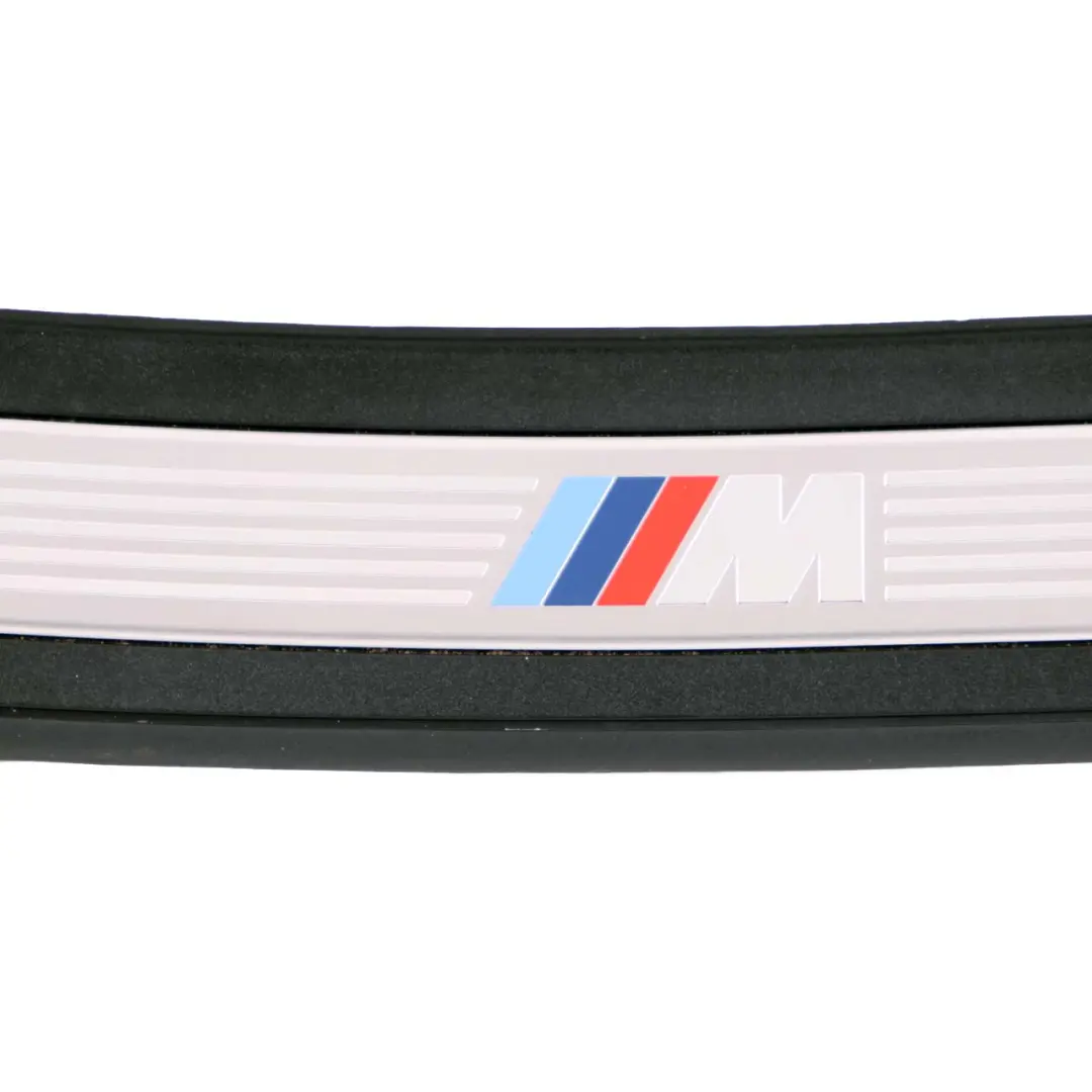 Cache porte d'entrée Garniture seuil arrière droit per BMW F10 F11 LCI M Sport con numero di parte 8050052 BMW F10 F11 LCI M Sport Cache porte d'entrée Garniture seuil arrière droit - SKU 8050052 - Numero di parte 8050052