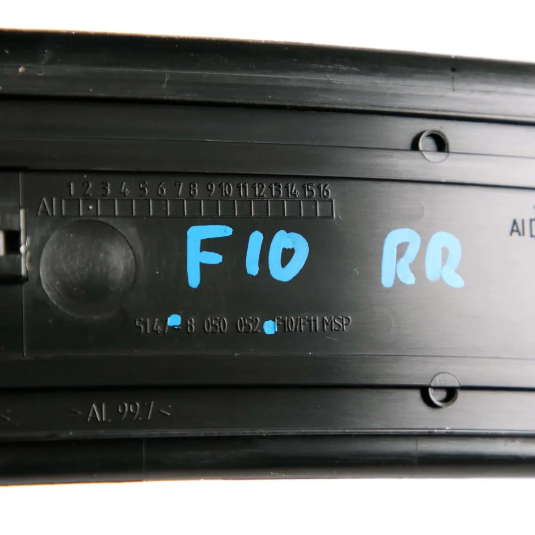 Entrada Tapa Puerta Embellecedor Tira Trasera Derecha para BMW F10 F11 LCI M Sport con número de pieza 8050052 BMW F10 F11 LCI M Sport Entrada Tapa Puerta Embellecedor Tira Trasera Derecha - SKU 8050052 - Número de pieza 8050052