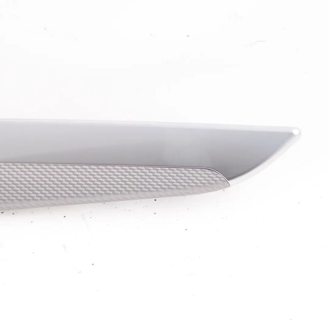 Listwa Dekoracyjna Na Drzwi Tylna Lewa Aluminium do BMW F10 F11 o numerze 8050165 BMW F10 F11 Listwa Dekoracyjna Na Drzwi Tylna Lewa Aluminium - SKU 8050165 - Numer Części 8050165