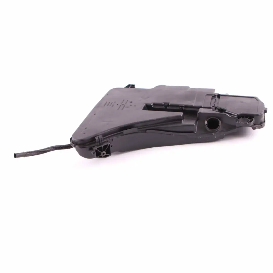 Zbiornik Płynu Spryskiwaczy do BMW F10 M5 o numerze 8050440 BMW F10 M5 Zbiornik Płynu Spryskiwaczy - SKU 8050440 - Numer Części 8050440
