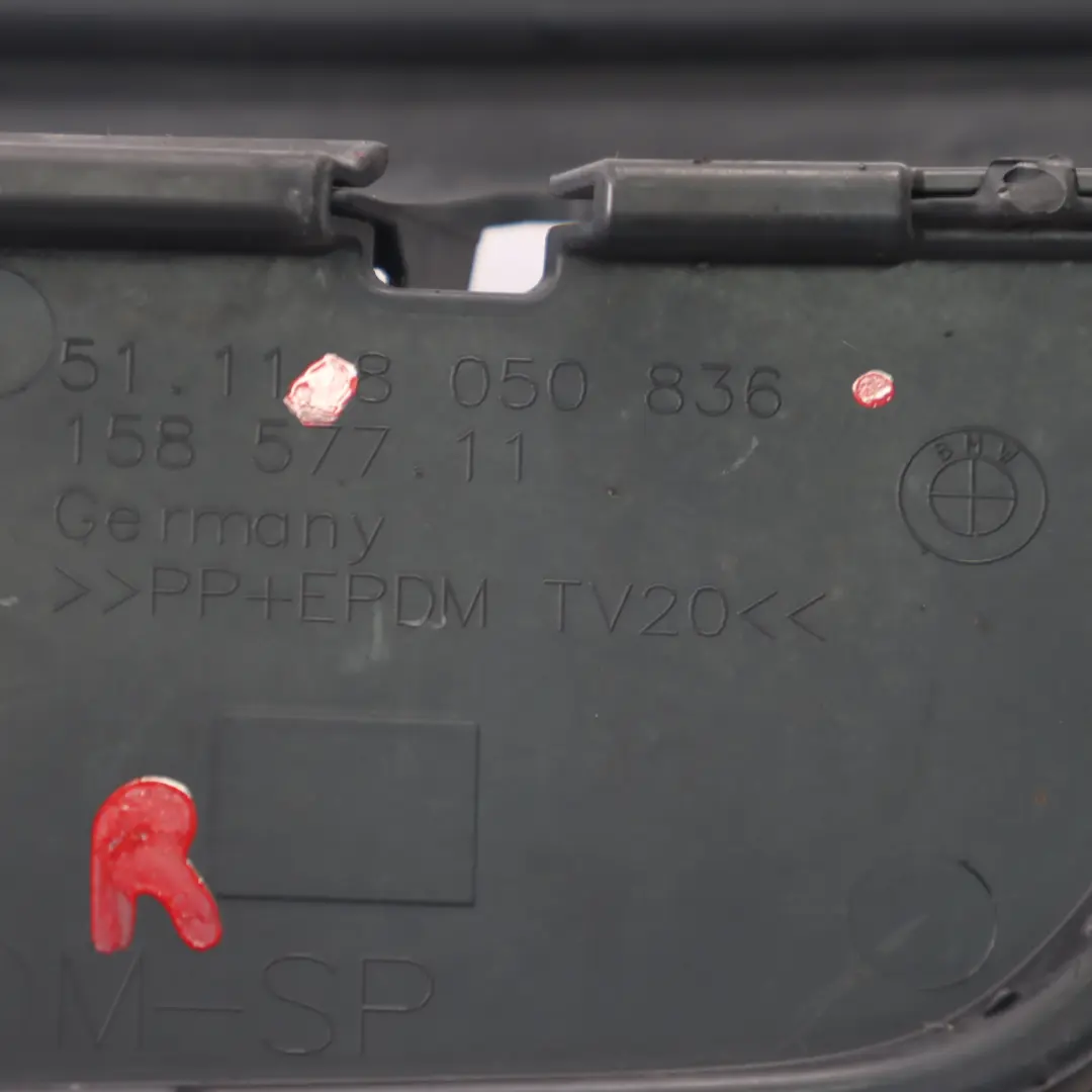 Pakiet Kratka Atrapa Zderzaka Prawy Przód do BMW F12 F13 M o numerze 8050836 BMW F12 F13 M Pakiet Kratka Atrapa Zderzaka Prawy Przód - SKU 8050836 - Numer Części 8050836