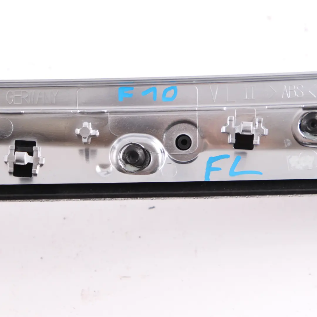 Türkarte Leiste Dekor Trim vorne links Abdeckung Alu Trace für BMW F10 M5 mit Teilenummer 8051327 BMW F10 M5 Türkarte Leiste Dekor Trim vorne links Abdeckung Alu Trace - SKU 8051327 - Teilenummer 8051327