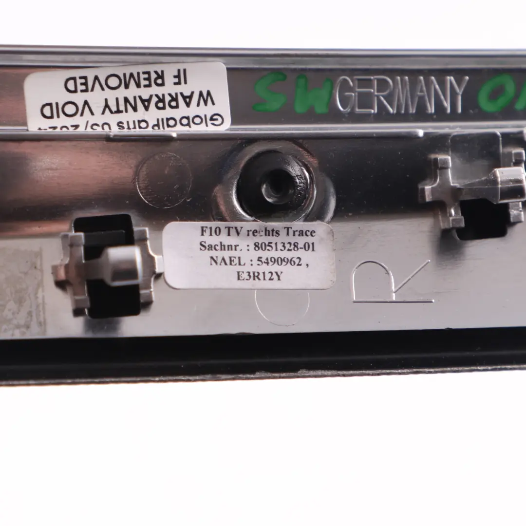 Listwa Ozdobna Drzwi Przednia Prawa Przód Prawy do BMW F10 M5 o numerze 8051328 BMW F10 M5 Listwa Ozdobna Drzwi Przednia Prawa Przód Prawy - SKU 8051328 - Numer Części 8051328