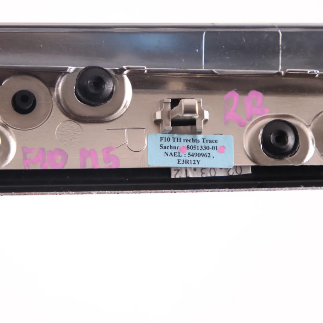 Decor Strip Trim Door Card Rear Right O/S Aluminium Trace to BMW M5 F10 with Part number 8051330 BMW M5 F10 Decor Strip Trim Door Card Rear Right O/S Aluminium Trace - SKU 8051330 - Part number 8051330