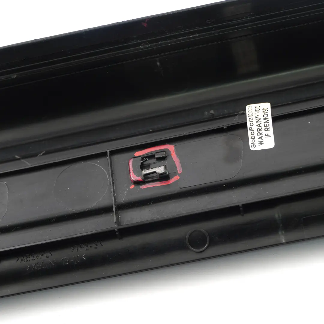 Coupé Porta anteriore Ingresso Striscia Trim Sinistra M Sport per BMW F13 con numero di parte 8051705 BMW F13 Coupé Porta anteriore Ingresso Striscia Trim Sinistra M Sport - SKU 8051705-1 - Numero di parte 8051705